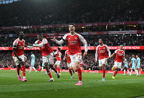Arsenal Beat Burnley 1-0 and Edge Closer to First Premier League Title in 22 Years