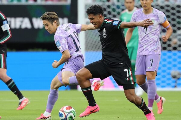 Luis Romo of Mexico battles Lee Kang-in of South Korea during the Group A clash at Guadalajara Stadium, FIFA World Cup 2026.