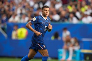 Mbappe Becomes First Player to Win World Cup Golden Boot Twice