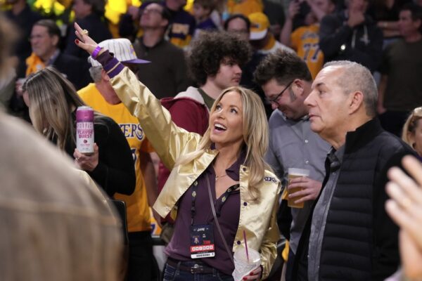 Jeanie Buss Fights Family's Bid to Sell Lakers Stake